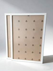 2个木质相框，尺寸分别为30*40厘米/A3和21*29.7厘米/A4，颜色可选黑色、原木色、白色和棕色，采用高端复合木材，适用于客厅、办公室、画廊墙装饰，可用作大尺寸艺术摄影作品展示框、A4证书框、桌面画架相框，也是一份优雅的情人节礼物。 - 彩色 - 查看 10