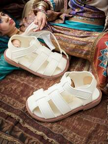 1 Pair Baby Toddler Hook And Loop Design Hollow Out Comfortable Flat Sandals, Suitable For Everyday Outdoor Wear In Summer - Beige - View 2