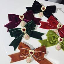 1pc French Court Retro Burgundy Velvet Heart Bow Brooch Autumn Winter Creative Light Luxury Bow Tie Women's Collar Accessories - 墨綠色 - 查看 3