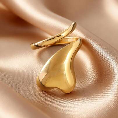 1枚夸张心形不锈钢戒指 | 18K镀金，经久耐用，不易褪色，是度假、宴会、派对和日常佩戴的理想之选