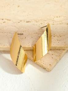 Gold Twisted Geometric Earrings, Suitable For Women - Gold - View 4