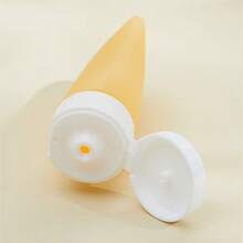 4个60毫升彩色可重复灌装旅行瓶，适用于乳液、洗发水和沐浴露，非常适合旅行，可重复使用的便携容器，旅行必备品，个人护理用品，符合随身携带标准，防漏，方便露营、户外活动、徒步旅行、酒店住宿、化妆品收纳、浴室用品，女士礼物 - 彩色 - 查看 8