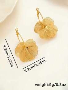 2pcs Charming Gold Plated Hollow Floral Hoop Earrings, Elegant Gold Flower Stud Earrings, Suitable For Bridesmaids Wear, Daily Wear, Valentine's Day Gift, Beach Holiday Accessory - Yellow Gold - View 5