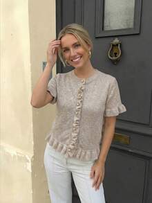 Áo cardigan dệt kim tay ngắn cổ tròn kiểu vintage dành cho nữ, trang trí bằng bèo nhún và cúc kim loại, một chiếc áo len mùa hè thanh lịch và mềm mại. Áo kiểu nữ thanh lịch. - Lạc đà - Xem 10