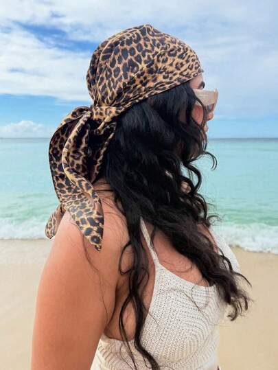 1pc Women's 2026 Fashionable Retro Leopard Print Satin Square Scarf/Bandana, New Spring Stylish Headscarf, Can Be Used As Waistband, Bag Decoration, Ribbon, Headband Or Scarf, Ideal Choice To Enhance Your Overall Look, Suitable For All Seasons