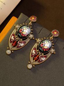 A Pair Of Vintage Pigeon And Flower Pattern Hollow Geometric Shape Earrings With A Retro Palace Style, Suitable For Women's Daily Banquets, Perfect Gifts For Girlfriends And Mothers - Red - View 1