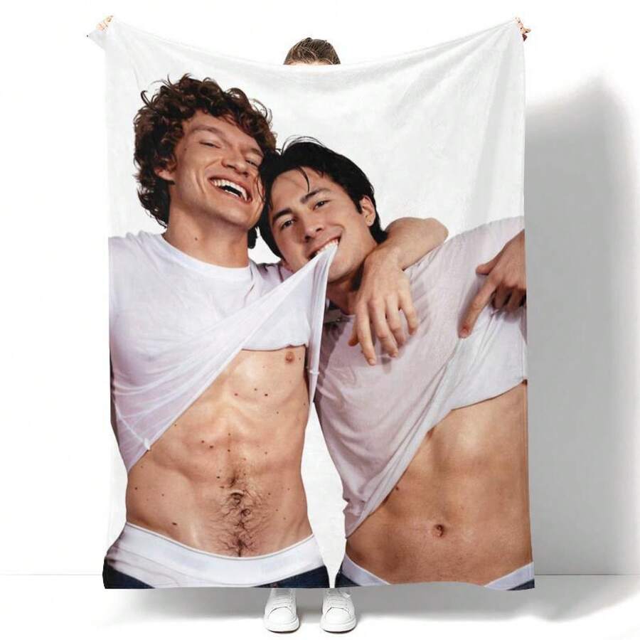 Hollanov Theme Heated Rivalry Characters Print Blanket, Soft Flannel Throw For Home, Office, Camping, Sofa And Bed, Gift For Friends - 1 - 查看 1