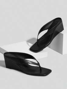 Athlefit Women's Low Wedge Sandals Square Toe Flip Flops Dressy Thong Heels Open Toe Summer Beach Sandals - 黑色 - 查看 4