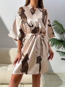 女士中长款动物纹印花睡袍，配腰带，性感奢华豹纹和服式睡袍，蝙蝠袖，柔软顺滑的仿丝绸面料，轻盈宽松，居家休闲必备，四季皆宜。 - 香檳色 - 查看 4