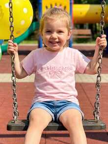 Camiseta de verano para niñas pequeñas con adorable lazo bordado con letras, manga corta y cuello redondo - Rosa - Ver 2