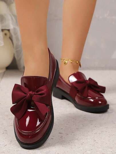 2026 Spring New Sweet Girl College Style Burgundy Patent Leather Big Bow Thick Bottom Loafers, Slip-On Shoes, Brightening, Petite Feet, Student Daily Commute Versatile, Soft & Comfortable, Non-Abrasive