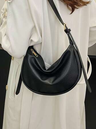 1个女士PU皮革单肩包/斜挎包，配有可调节肩带，防刮耐磨，可装护照、现金、身份证、信用卡等，轻便易携，适合通勤/出行，时尚休闲简约。