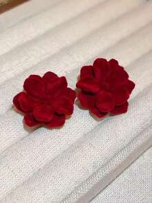 一对优雅的天鹅绒山茶花耳钉，精致甜美，适合少女日常佩戴，也适合新年、情人节等节日佩戴。 - 花朵 - 查看 6