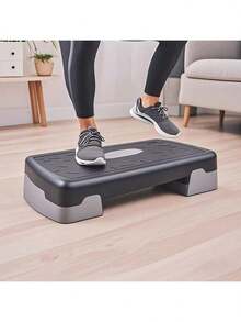 这款瑜伽踏步机采用流畅的双向踏步机制，模拟爬楼梯运动，有效锻炼核心肌群、腿部和臀部肌肉。低冲击设计可减轻关节压力，是进行有氧运动、耐力训练和主动恢复的理想之选，适合所有健身水平的人群。配备防滑纹理踏板和宽大的踏板。