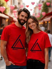 Símbolo geométrico de triángulos entrelazados que representan la unión equilibrada entre dos almas compartiendo amor y comprensión mostrando líneas limpias que evocan conexión y armonía perfecta en pareja camiseta de hombre y mujer pareja romántica 100% algodón 220g - Rojo - Ver 1