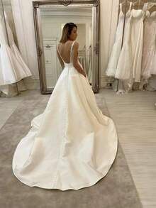 Elegant Sexy V Neck Backless A Line Satin Formal Wedding Dress,Registry Office Dresses Bridal Gown,Evening Party Dress Birthday Party Dress Country Wedding,Romantic Church Ceremony Wedding Dress,Suitable For Wedding,Dating,Party,Singles' Party,Vacation,Formal Occasions,Dinner Dress,Prom Dress,Homecoming Dess,Cocktail Party,Wedding Guest Dress,Graduation - 白色 - 查看 3