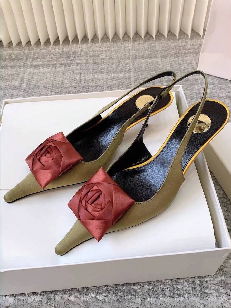2026 Frühling Neue Spitze Stiletto High Heel Sandalen, rückenfreie Blumen Dekoration, Sexy & Elegant, [Hinweis: Die 3D-Blume ist handgefertigt, die Form kann zufällig variieren], Muttertags Geschenk - Khaki - Übersicht 1