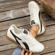 Women's Casual Patchwork Sneakers, Retro Versatile Lightweight Leather Trainers - Black - View 2