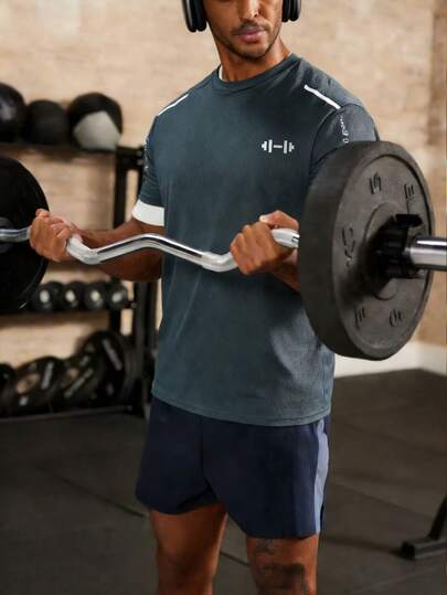 Men's Short-Sleeved Sports Shirt, Suitable For Fitness, Running, And Playing Ball, Is Very Breathable And Comfortable.