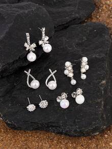 Opalesca 5 paires de boucles d'oreilles élégantes et vintage de luxe avec nœud papillon et perles de fantaisie. Un ensemble délicat et personnalisé, idéal pour la Saint-Valentin. - Argent - Voir 2