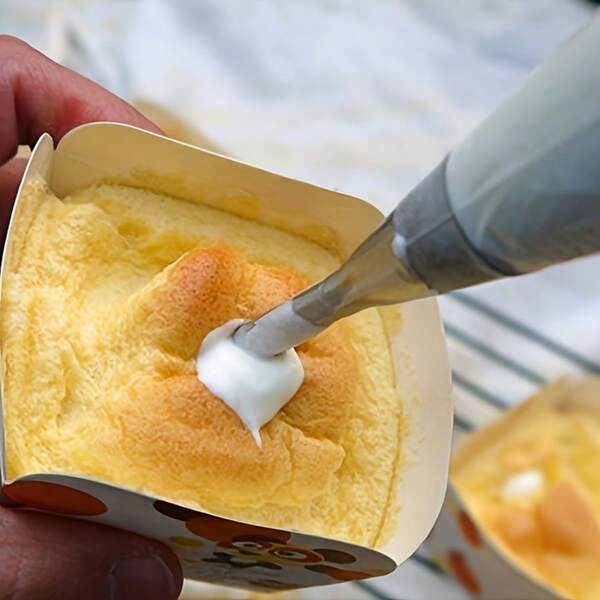 304不锈钢弯头奶油泡芙裱花嘴，蛋糕装饰嘴，烘焙工具，光滑裱花工具，细嘴裱花管，防锈裱花嘴，材质优良，奶油填充裱花嘴，适用于烘焙爱好者和糕点师