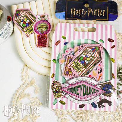  30-pack klistermärken med Harry Potter Honeydukes magiska sötsaker - med chokladgrodor, Bertie Botts bönor, bubblor, sockerpennor, exploderande konfektyrer och vinyldekaler för DIY-dekor, laptop, telefon, vattenflaska, bagage och snacks från Wizarding World [Officiellt]