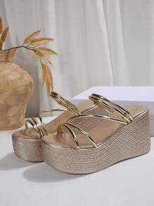 1双时尚厚底坡跟凉鞋，青少年款 - 爱心装饰设计 - 露趾搭扣 - 透气金色公主鞋，适合派对、庆典、情人节礼物 - 金色 - 查看 3