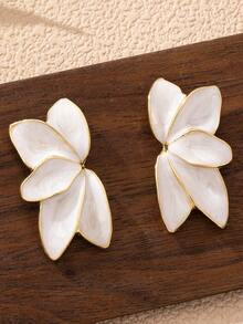 1对时尚简约合金珐琅花朵耳钉 - 象牙色 - 查看 3
