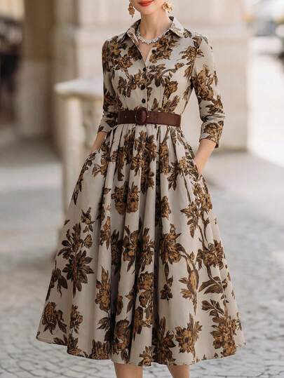 فستان طويل مطبوع بطبعة زهرية أنيقة وعتيقة للنساء في الربيع - فستان بأكمام ثلاثة أرباع مطوي مزين بالأزهار الذهبية البيج مع جيوب، مناسب للحديقة والتنقل والتصوير الفوتوغرافي وحفلات الشاي وعيد الحب والعطلات وتناول الشاي بعد الظهر