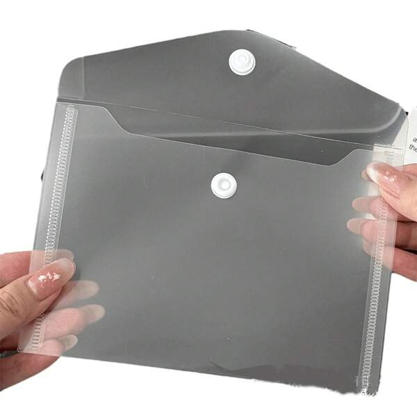 Carpeta transparente gris, unidad 160X120 mm, tamaño A6, con cierre , para organizar recibos y documentos.