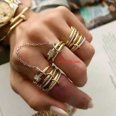 خاتم مرصع بالزركونيا المكعبة ذو سلسلة مربوطة بشكل بسيط من الذهب، خاتم قابل للتكديس للنساء والرجال للاستخدام اليومي وحفلات الأعياد والمناسبات كهدية عيد الميلاد وعيد الحب