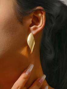 Gold Twisted Geometric Earrings, Suitable For Women - Gold - View 2