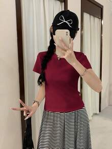 女士修身圆领短袖T恤，休闲时尚美式风格，修身显瘦，适合夏季穿着，枣红色 - 棗紅色 - 查看 4