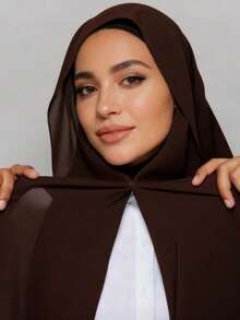 一件三合一速戴雪纺头巾，内置磁扣和内帽，无需别针，防滑贴合，即戴即用。适合日常搭配长袍、户外活动、祈祷和礼拜服饰。 - 彩色 - 查看 9