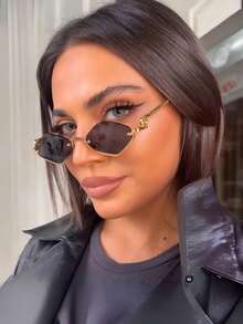 一副女士时尚半框几何图案眼镜，适合街拍、户外旅行、夏季海滩等场合，可搭配各种配饰 - 黑灰 - 查看 5