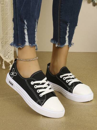 Unisex Low Top Lace Up Casual Canvas Shoes For Women And Men, Comfortable Lightweight Classic Fashion Sneakers Popular 2025, Fashionable Casual Canvas Shoes For Men And Women