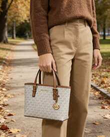 Michael Kors Jet Set Travel 超小型 Logo 顶部拉链手提包