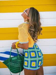 女士短袖针织Polo衫，撞色滚边，纽扣细节和镂空设计，宽松舒适，适合夏季休闲穿着，百搭街头风格 - 黃色 - 查看 2