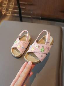一双最新款夏季儿童粉色花朵缝制平底凉鞋——舒适百搭，可轻松搭配各种儿童服装 - 粉色 - 查看 1