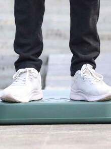 Khay trồng cây đa năng màu xanh lá cây, kích thước 16,9" x 11,8" x 3,14", thích hợp để gieo hạt, trộn đất, trồng cây và bảo quản chậu, phù hợp với đất trồng cây mọng nước và xương rồng, đa dụng cho làm vườn trong nhà và ngoài trời, chất liệu nhựa nhẹ. - Khay đựng đồ làm vườn - Xem 10