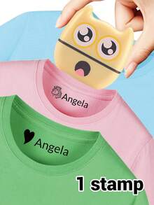 LICVIC 1 pieza Sello + 100 piezas Etiquetas con nombre - Sello de nombre personalizado para ropa de niños, resistente al agua, útiles escolares, sello de nombre personalizado con firma manuscrita, sello de ropa personalizado, sello de nombre de tinta de dibujos animados DIY, uso empresarial, útiles escolares, regalo de papelería para estudiantes, editor, moda de regreso a la escuela, organizador de viajes - Estilo A - Ver 19