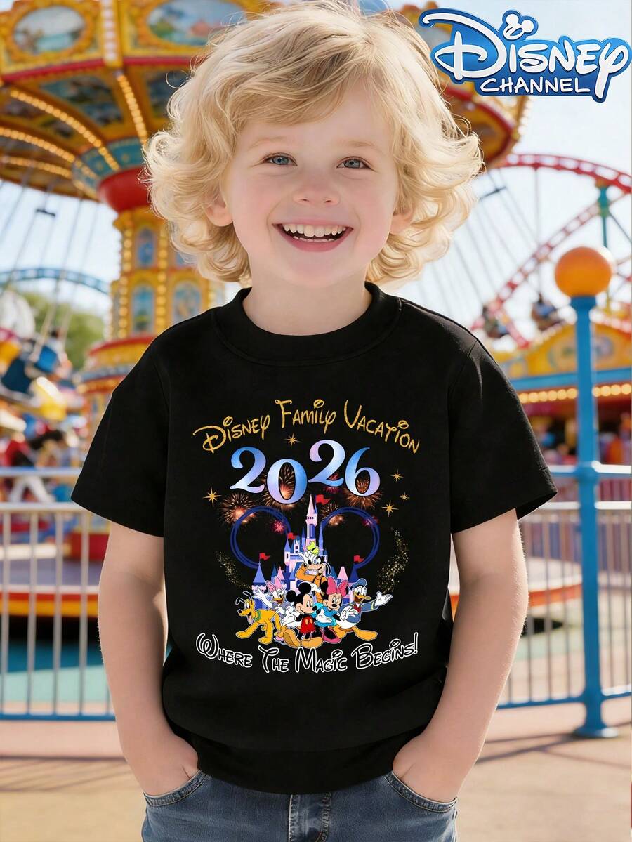 "2026 Disney Family Vacation, Where The Magic Begins!"  This Graphic Crewneck Summer T-Shirt Is Perfect For Boys And Girls To Wear To Holiday Parties, Family Gatherings, Outdoor Activities, Travel, And As A Gift For Children Visiting Disneyland. - màu đen - Xem 1