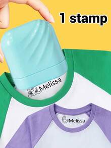 LICVIC 一款定制姓名印章，防水，适用于服装。这款姓名印章可个性化定制，用于服装上，可用作手写签名印章或个性化服装印章。这是一款DIY定制卡通自来墨姓名印章，适合商务用途，是理想的文具礼品。防水、小巧、可重复使用、可爱、色彩丰富、可定制、个性化且独一无二，是送给男士、女士、家人和朋友的理想礼物。 - 風格A - 查看 17