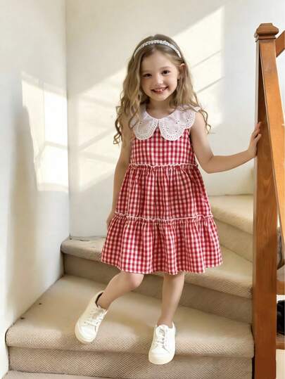 女童红白格子连衣裙，大翻领，经典复古格纹图案，层叠荷叶边下摆设计，可爱迷人，适合生日派对或户外野餐，春夏皆宜。