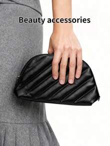 Yves Saint Laurent 限量版黑色双拉链化妆包（小巧便携），采用耐用的仿皮材质，方便收纳口红、钥匙、化妆品和卡包。优雅时尚，是理想的礼物之选。 - 黑色 - 查看 2