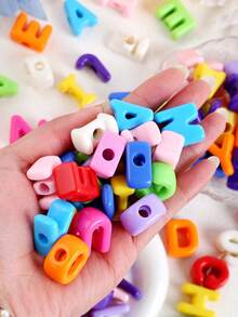 50/100颗多色亚克力字母珠，大孔A-Z混合字母形状珠，适用于珠宝制作、DIY项链、手机链、眼镜挂绳工艺品配件（随机字母）