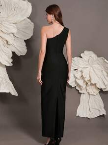 斜肩绷带连衣裙，奢华水钻装饰，性感修身开衩下摆，适合度假、家庭聚会、晚宴、宴会等场合。 - 黑色 - 查看 7