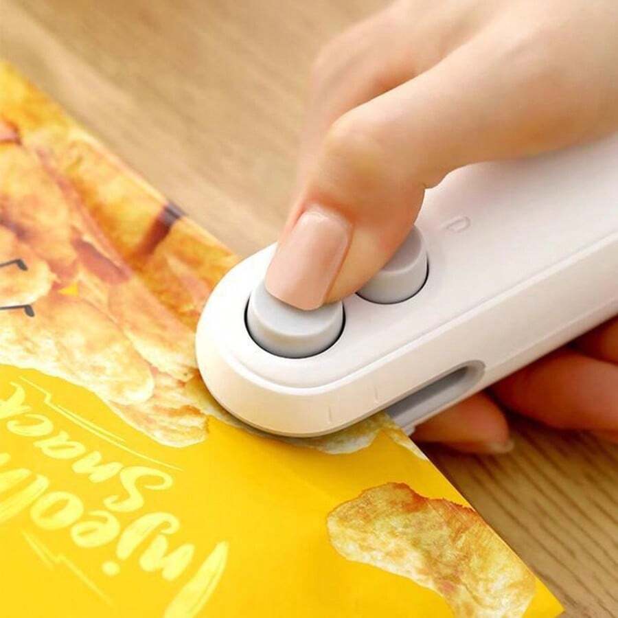 Mini Snack Bag Sealing Machine,2 In 1 Heat USB Rechargeable Snack Bag Selaer,Plastic Electric Bag Sealers, Keep Food Fresh. Portable Sealer Picnics.Excellent Gifts For Christmas And New Year,Must-Buy On - 白色 - 查看 1