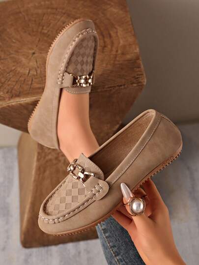 Spring New Women's Loafers, Lightweight & Comfortable, Fashion Gold Chain Elegant Slip-On Versatile Rubber Flat Shoes