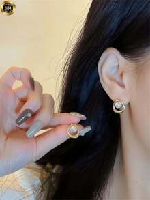 New French-Style Pearl Stud Earrings, With A Sweet, Fresh And Elegant Design, Suitable For Festivals, Birthdays, Parties, And For Adding A Touch Of Sophistication To Your Fashion Style. For Women On Saint Valentine's Day And Mardi Gras. - Multicolor - View 3